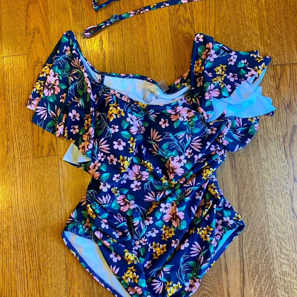 Pinkblush Medium Maternity Bathing/Swimsuit Floral One Piece- Navy and Pink